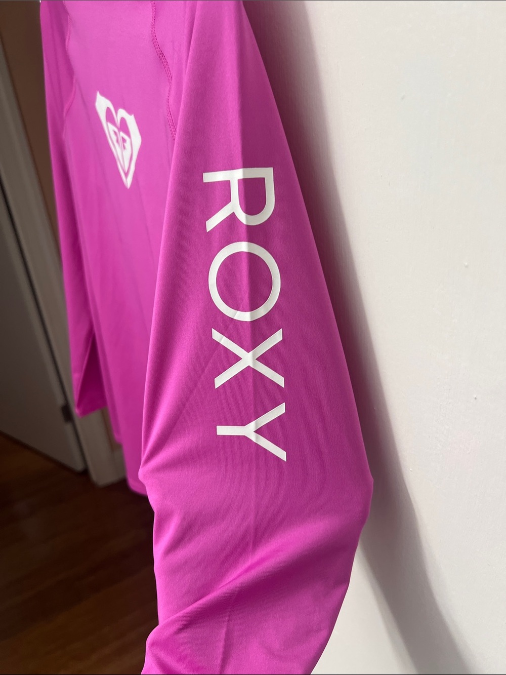 Roxy Women's Pink Whole Hearted Long Sleeve Rash Guard UPF 50 Size XL NWT - Picture 4 of 9